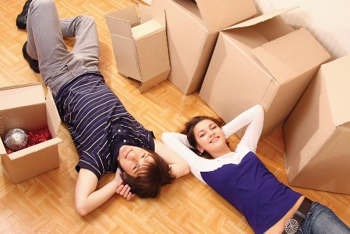 Household movers handling flats and family properties in Gipsy Hill